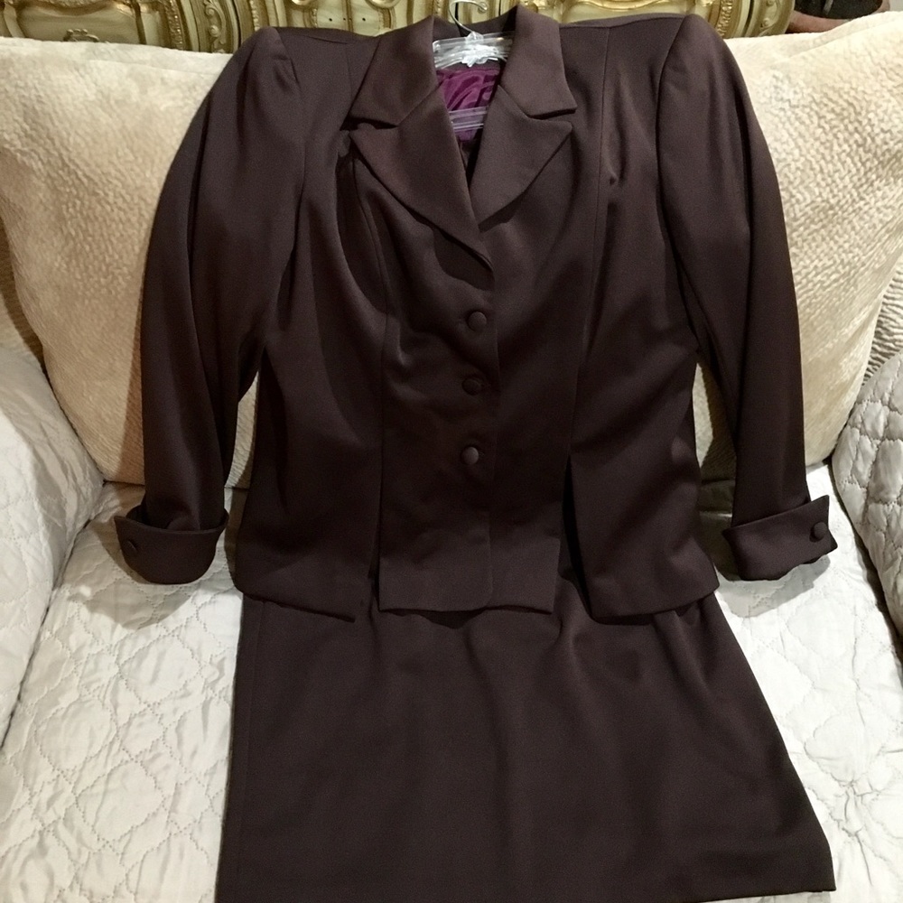 Katherine Kay Ltd excellent condition Brown suit